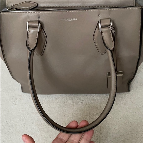 Michael Kors Collection Gracie Tote - Picture 11 of 16